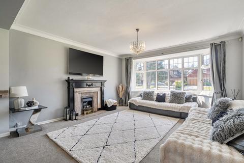 6 bedroom detached house to rent, Wood Way, Farnborough Park, Orpington, Kent, BR6