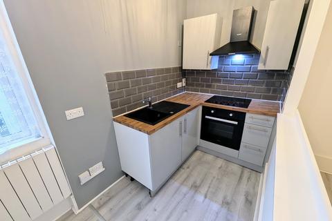 1 bedroom flat to rent, Cardiff Road, Newport,