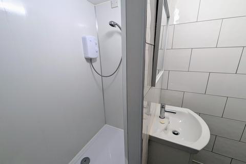 1 bedroom flat to rent, Cardiff Road, Newport,