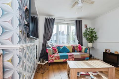 3 bedroom semi-detached house for sale, Repington Row, Leicester