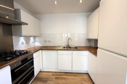 2 bedroom flat for sale, Sullivan Court, Biggleswade, SG18