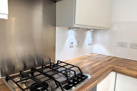 2 bedroom flat for sale, Sullivan Court, Biggleswade, SG18