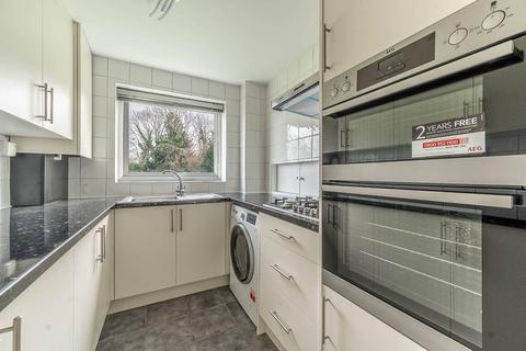 2 bedroom flat to rent, Claybury, Bushey, Bushey, WD23