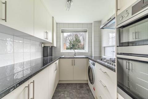 2 bedroom flat to rent, Claybury, Bushey, Bushey, WD23