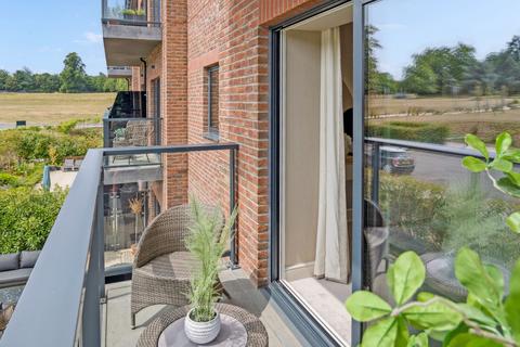 2 bedroom flat for sale, Gorelands Lane, Chalfont St. Giles, HP8