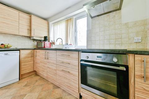 1 bedroom ground floor flat for sale, Priory Court, Hitchin