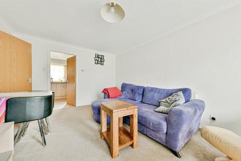 1 bedroom ground floor flat for sale, Priory Court, Hitchin
