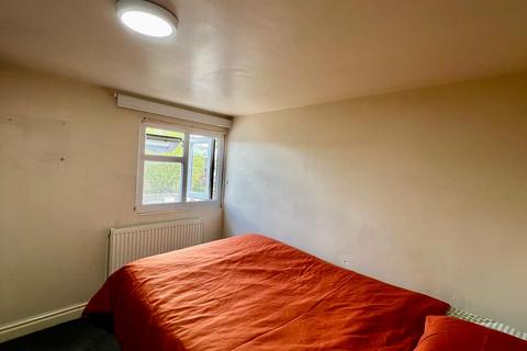 1 bedroom in a house share to rent, Hubert Road, Birmingham B29
