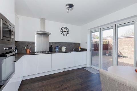2 bedroom ground floor flat for sale, Alinora Crescent Goring-by-Sea, BN12