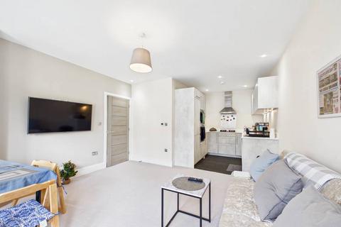 2 bedroom apartment to rent, High Street, Chelmsford, Essex, CM1