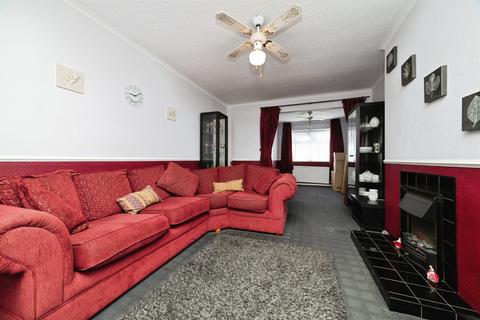 3 bedroom semi-detached house for sale, Queens Close, Cottingham