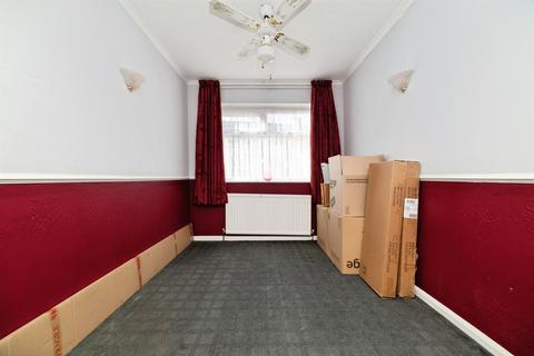 3 bedroom semi-detached house for sale, Queens Close, Cottingham