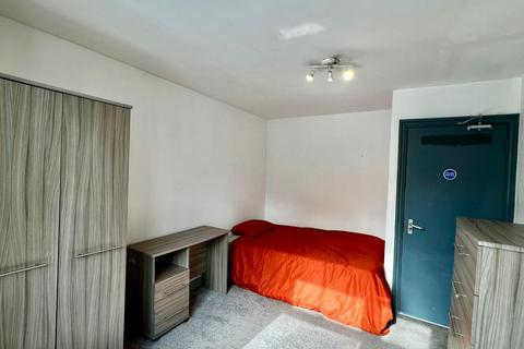 1 bedroom in a house share to rent, Heeley Road, Birmingham B29