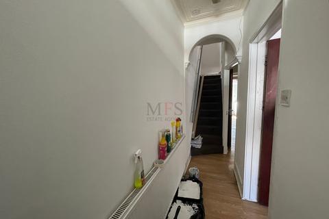 Clarence Street, Southall, UB2