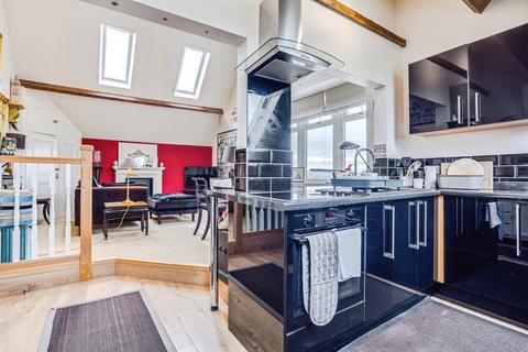 2 bedroom penthouse for sale, Manygates Lane, Wakefield