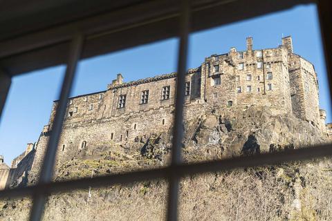 2 bedroom flat for sale, 6/4 King's Stables Road, Old Town, Edinburgh, EH1 2JY
