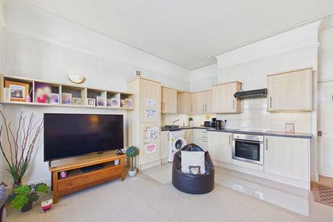 1 bedroom flat for sale, Flat 2, 24 Crescent Avenue
