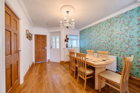 2 bedroom bungalow for sale, Pavilion Way, Ruislip