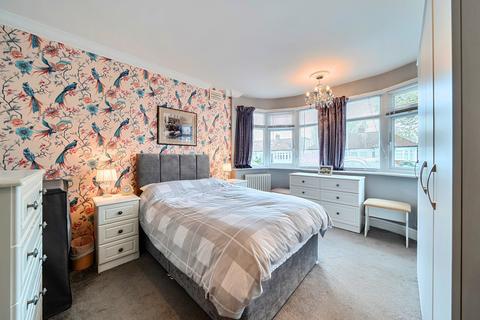 2 bedroom bungalow for sale, Pavilion Way, Ruislip
