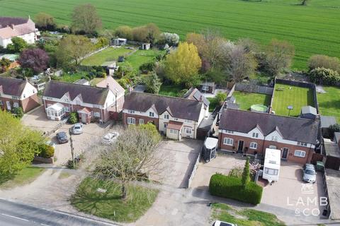 4 bedroom semi-detached house for sale, Harwich Road, Clacton-On-Sea CO16