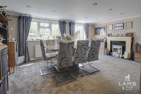4 bedroom semi-detached house for sale, Harwich Road, Clacton-On-Sea CO16