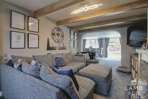 4 bedroom semi-detached house for sale, Harwich Road, Clacton-On-Sea CO16