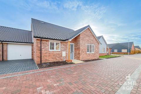 3 bedroom detached bungalow for sale, Park Gate Corner, Little Clacton CO16