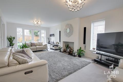 4 bedroom detached house for sale, Littlebury Gardens, Weeley CO16