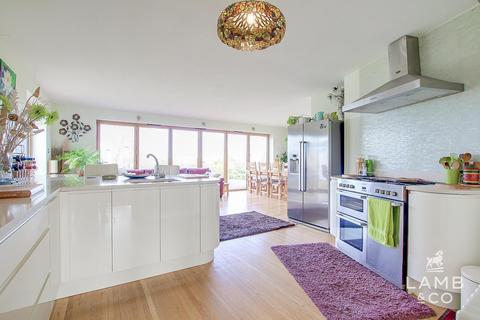 3 bedroom detached bungalow for sale, Point Clear Road, St. Osyth CO16