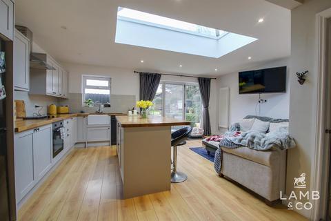 3 bedroom semi-detached house for sale, The Street, Little Clacton CO16