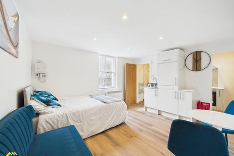 Studio to rent, George Street, Banbury OX16