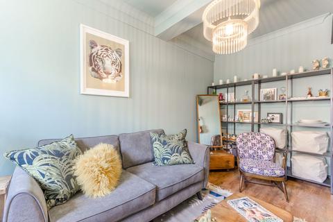 2 bedroom flat for sale, Hoe Street, Walthamstow, London, E17