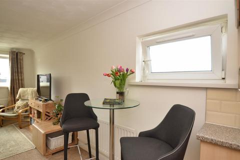 2 bedroom flat for sale, CENTRAL & COASTAL RYDE