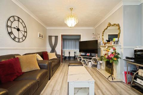 3 bedroom semi-detached house for sale, Greenside Crescent, HUDDERSFIELD