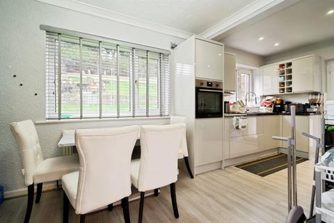3 bedroom semi-detached house for sale, Greenside Crescent, HUDDERSFIELD