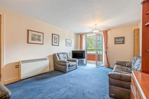 2 bedroom flat for sale, The Laurels, Knighton Park Road, Leicester