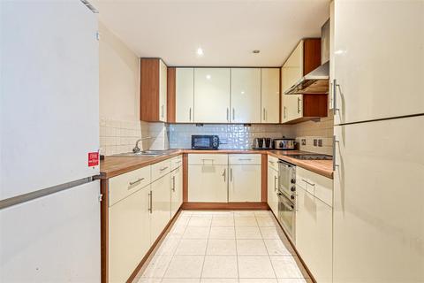 2 bedroom flat for sale, The Laurels, Knighton Park Road, Leicester