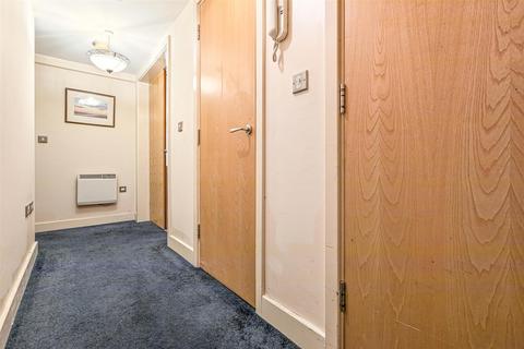 2 bedroom flat for sale, The Laurels, Knighton Park Road, Leicester
