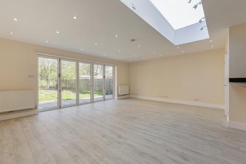Bridges Road, Stanmore, HA7