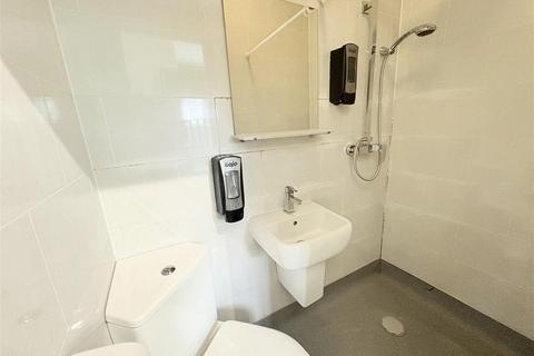 Studio to rent, Camden Road, Islington, N7