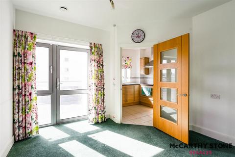 1 bedroom apartment for sale, Eversley Court, Dane Road, Seaford, East Sussex BN25 1FF