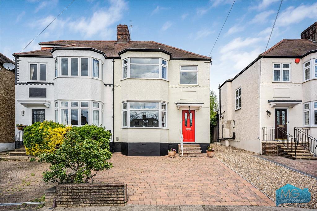 3 bedroom semi-detached house for sale