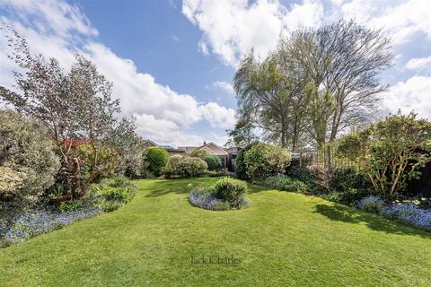 undefined, Guestwick, Tonbridge