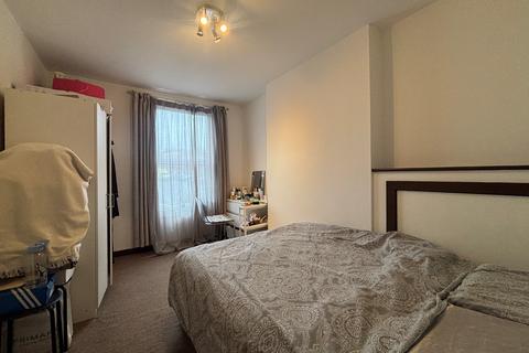 2 bedroom apartment to rent, Howell Road, Exeter, EX4