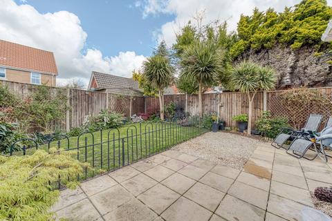 3 bedroom semi-detached house for sale, Sunbeam Close, Carlton Colville