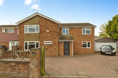 5 bedroom semi-detached house for sale, Douglas Road, Aylesbury, Buckinghamshire, HP20