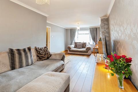 5 bedroom semi-detached house for sale, Douglas Road, Aylesbury, Buckinghamshire, HP20