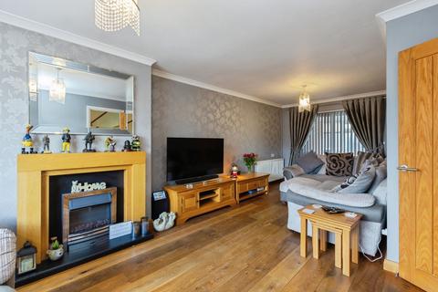 5 bedroom semi-detached house for sale, Douglas Road, Aylesbury, Buckinghamshire, HP20