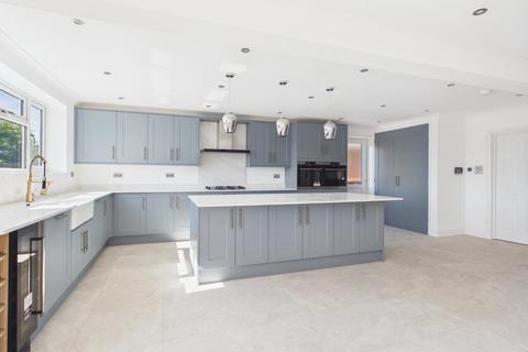 5 bedroom semi-detached house for sale, Robinson Road, High Wycombe, Buckinghamshire, HP13