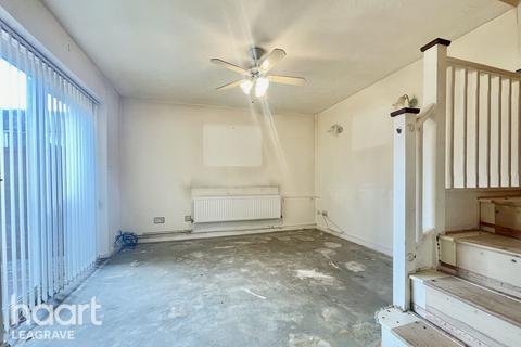 2 bedroom end of terrace house for sale, Copperfields, Luton